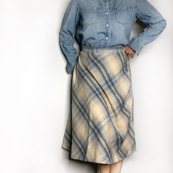 Vintage Dresses & Skirts - VINTAGE Plaid Wool Blend Skirt